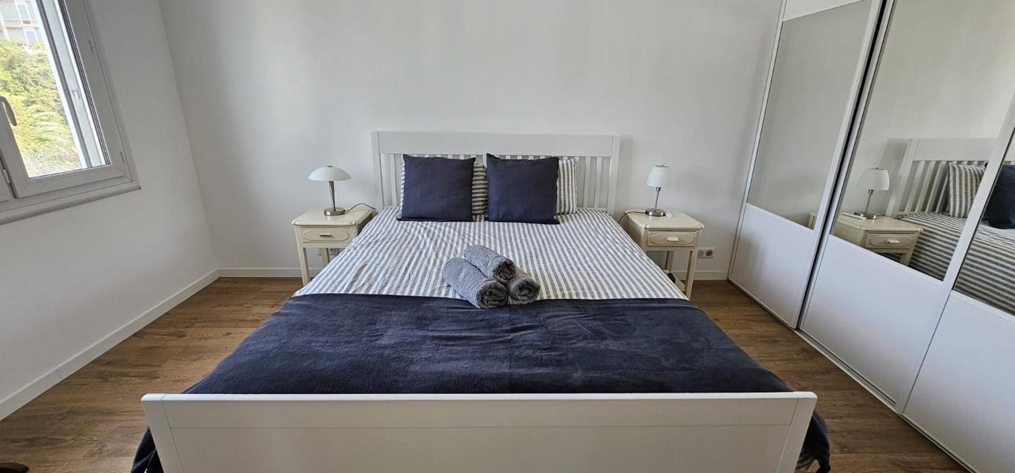 Chambre Parentale , Salle De Bain Privee, Acces Plages & Vue Mer Du Salon Dans Appartement Partage Chez L'Habitant ,, Master Bedroom, Private Bathroom, Beach Access & Sea View Cannes Esterno foto