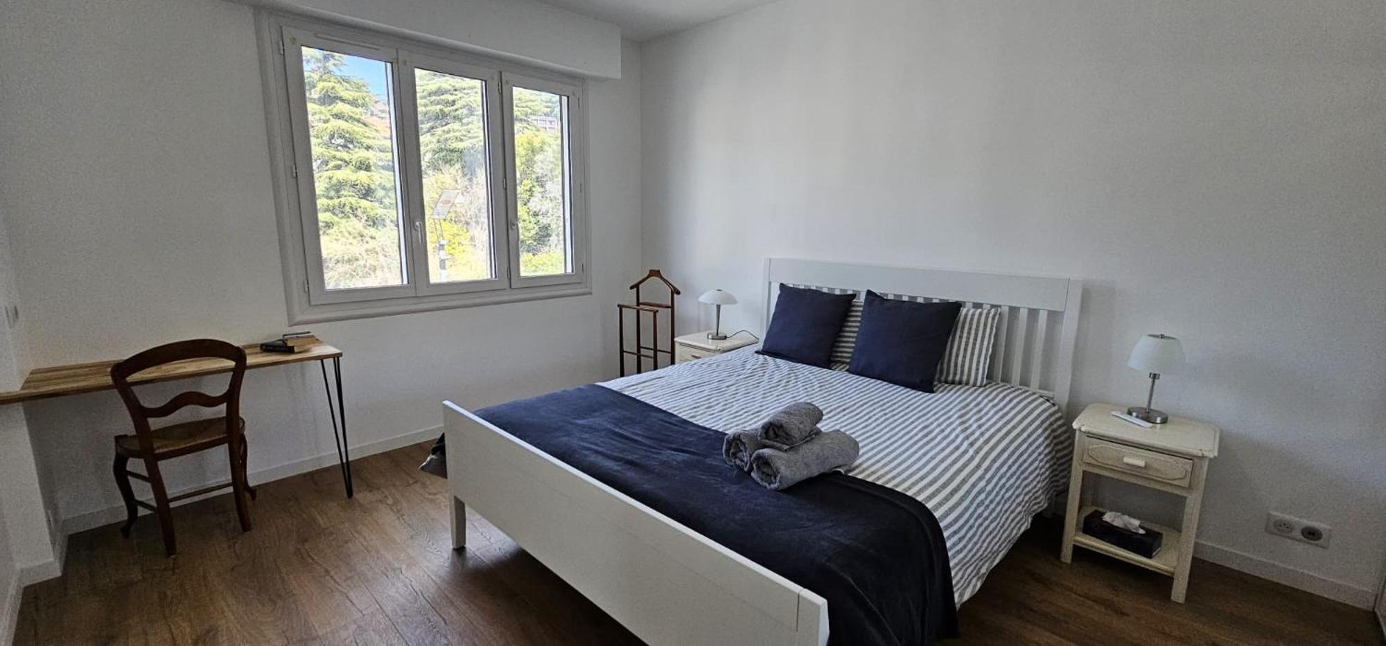 Chambre Parentale , Salle De Bain Privee, Acces Plages & Vue Mer Du Salon Dans Appartement Partage Chez L'Habitant ,, Master Bedroom, Private Bathroom, Beach Access & Sea View Cannes Esterno foto