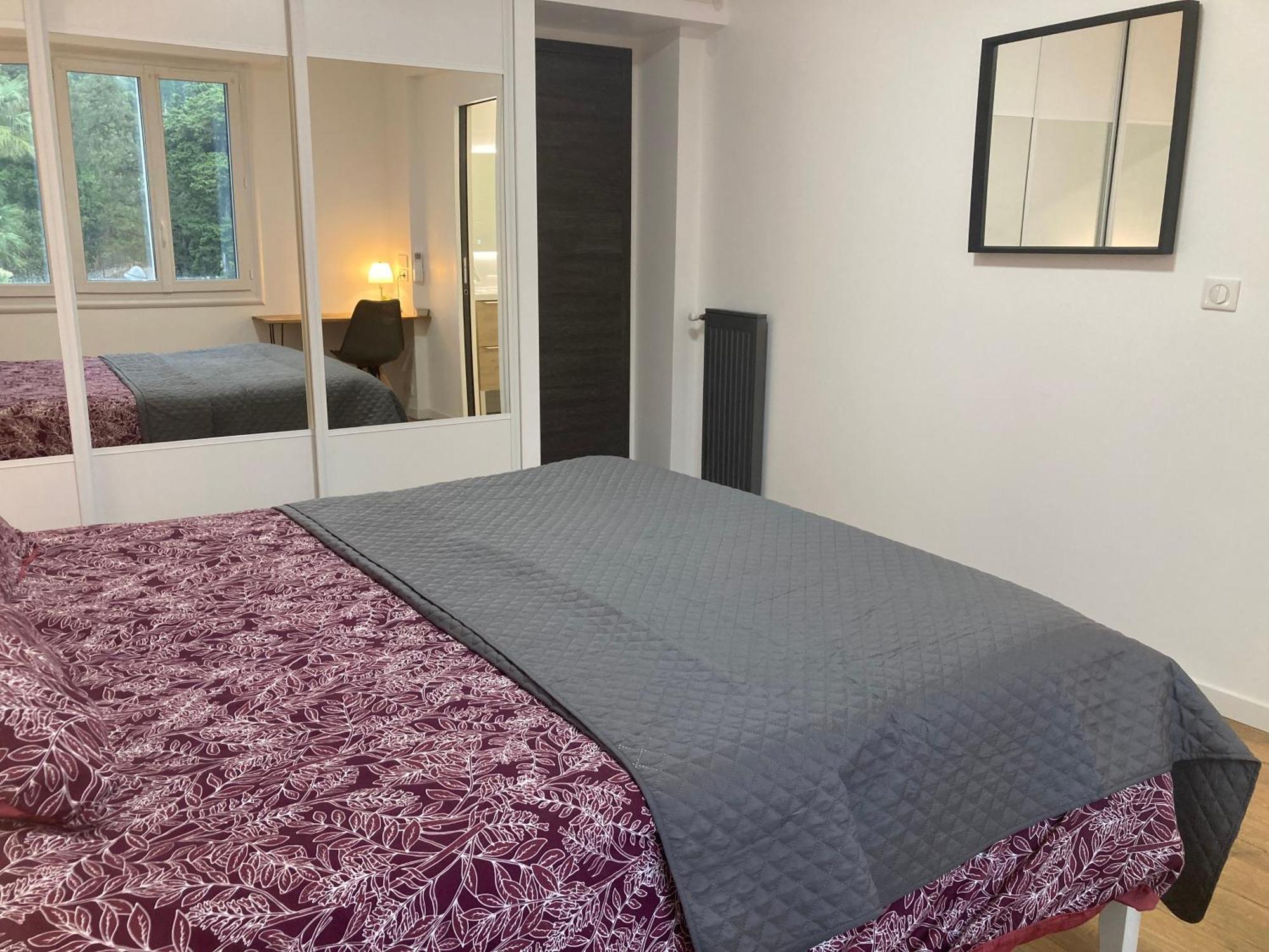 Chambre Parentale , Salle De Bain Privee, Acces Plages & Vue Mer Du Salon Dans Appartement Partage Chez L'Habitant ,, Master Bedroom, Private Bathroom, Beach Access & Sea View Cannes Esterno foto