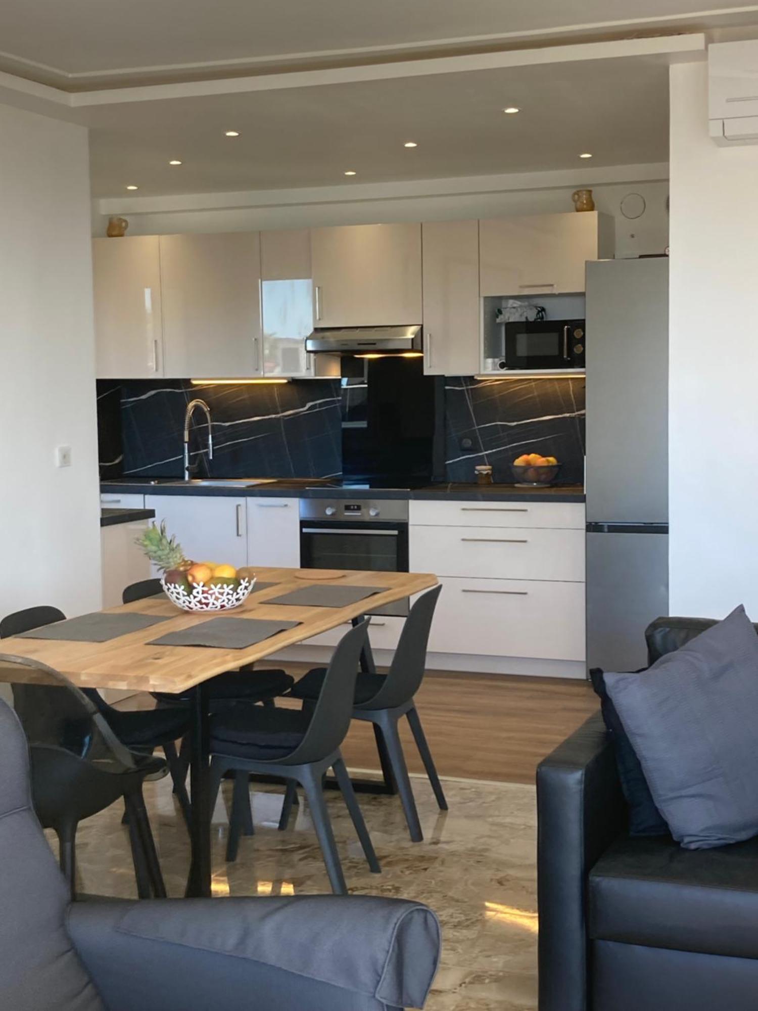 Chambre Parentale , Salle De Bain Privee, Acces Plages & Vue Mer Du Salon Dans Appartement Partage Chez L'Habitant ,, Master Bedroom, Private Bathroom, Beach Access & Sea View Cannes Esterno foto